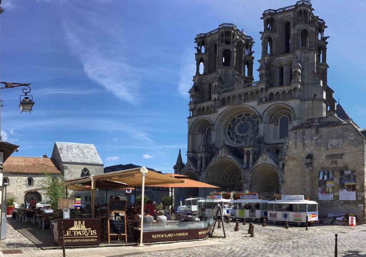 Logis Du Parvis ***Face Cathedrale/In Front Of The Cathedral*** Bed & Breakfast Laon Luaran gambar